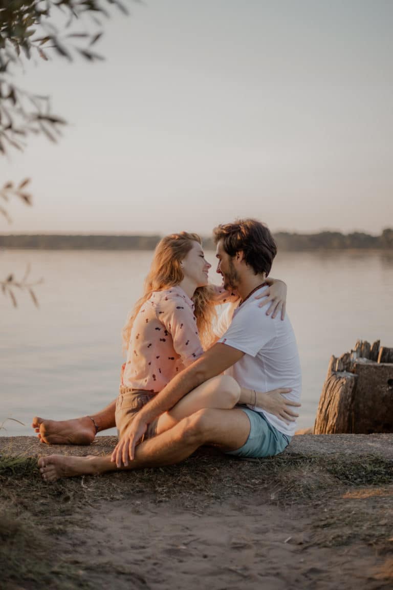 Tiffany + Julien | Séance photo Couple au bord du Lac
