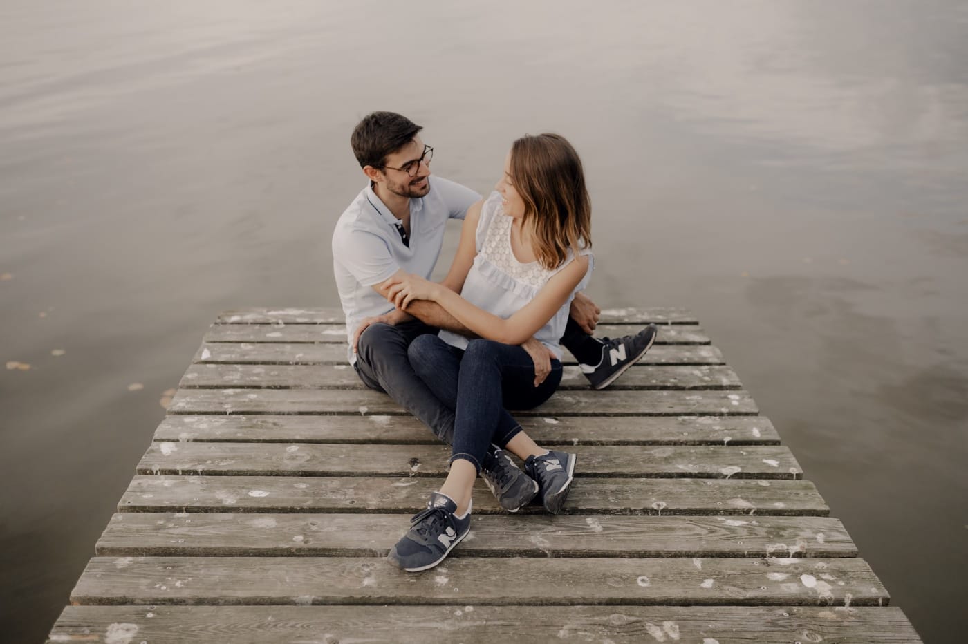 08 MarieJonathan seance photos couple bordeaux lac pins amoureux 019