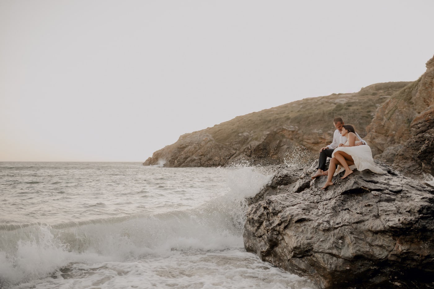 23 seance photo couple plage bretagne rochers