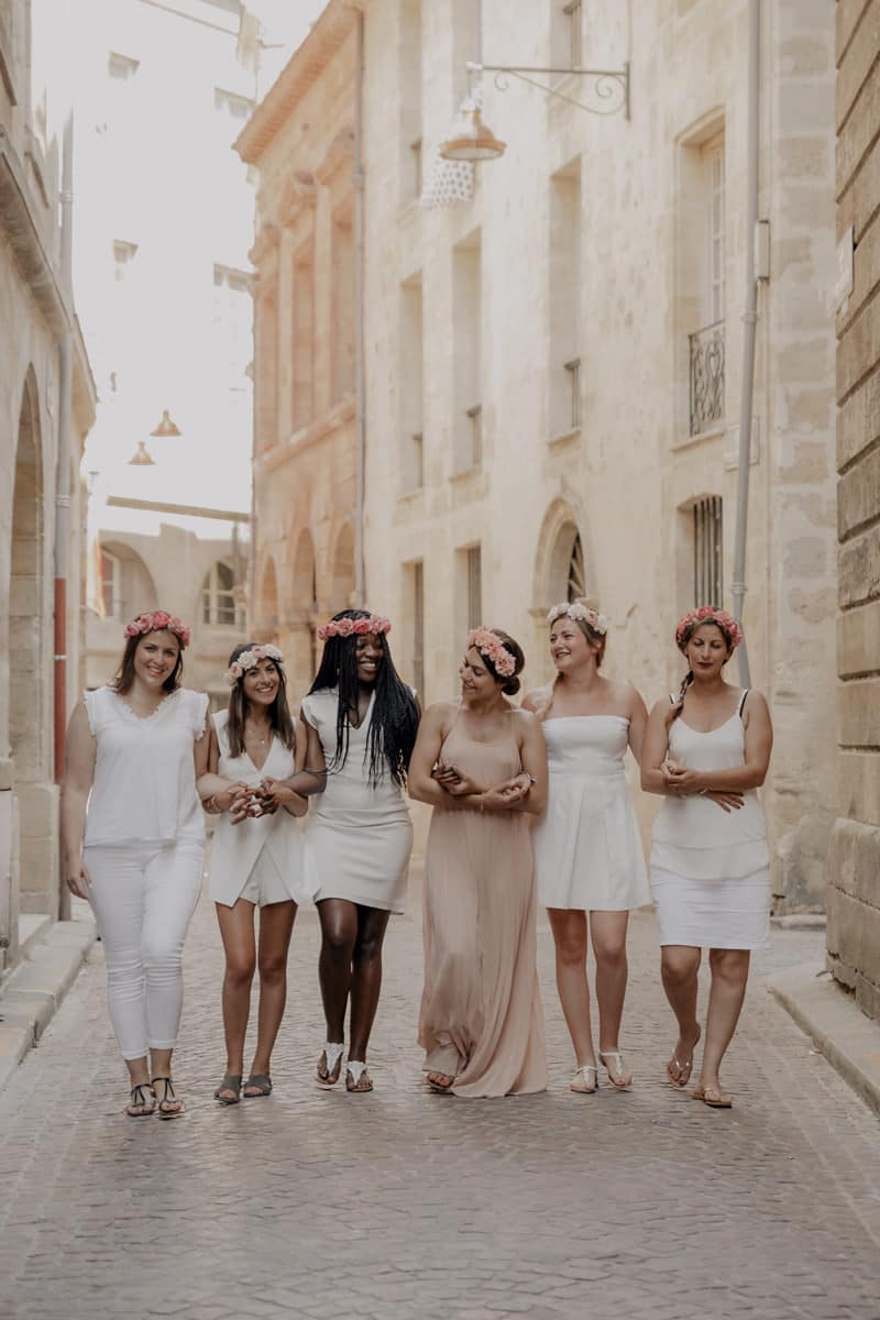 Photographe seance photo evjf cool bordeaux arcachon cap ferret enterrement vie jeune fille