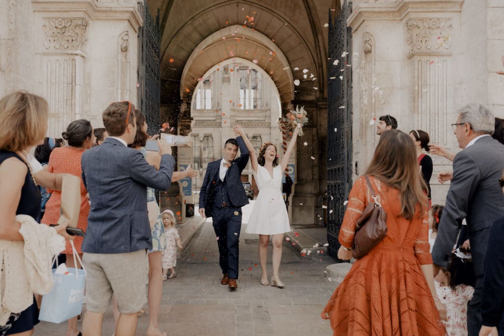 photo sortie mairie angouleme joie photo mariage
